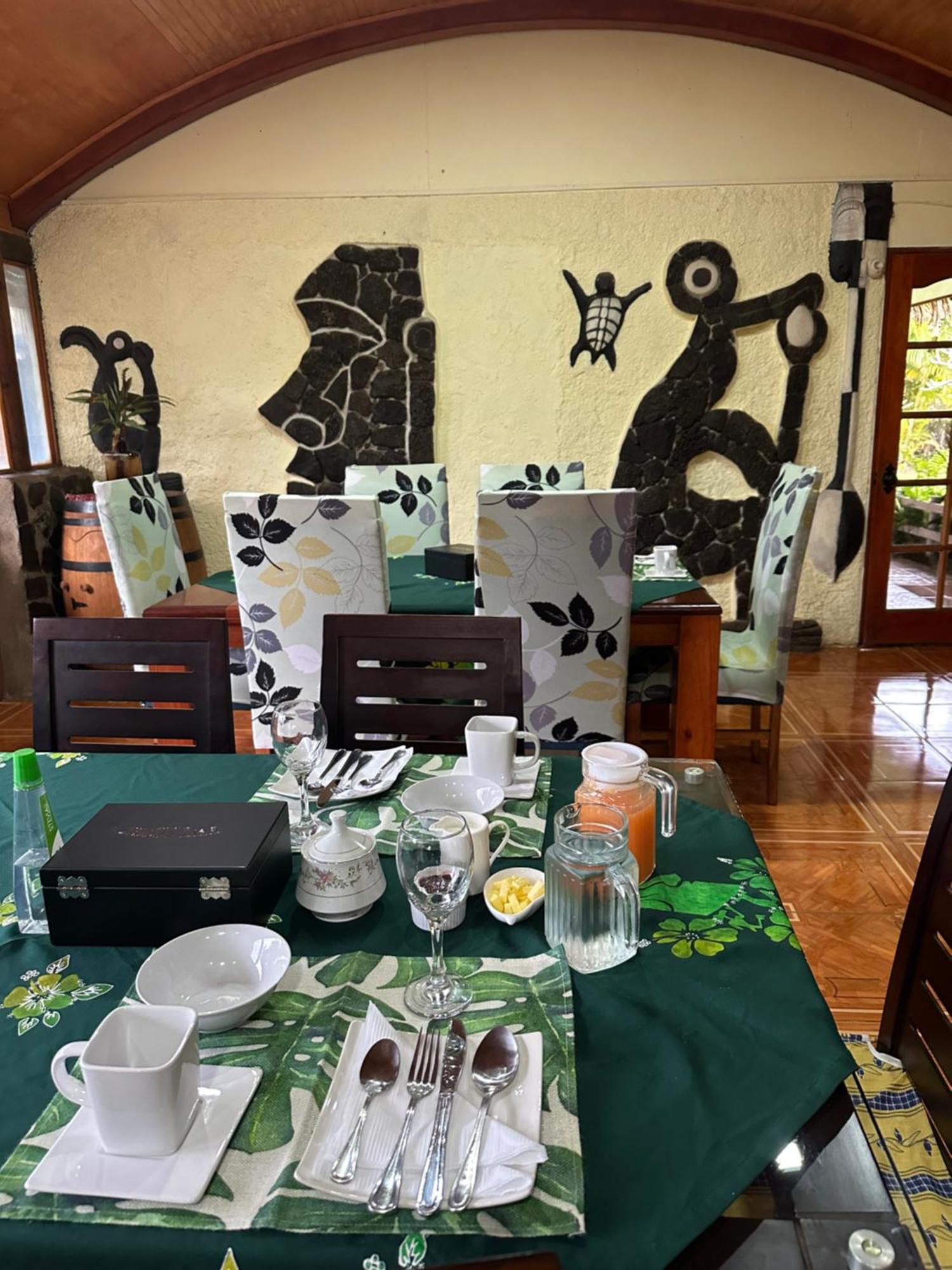 Hare Henua Bed&Breakfast Hanga Roa Esterno foto