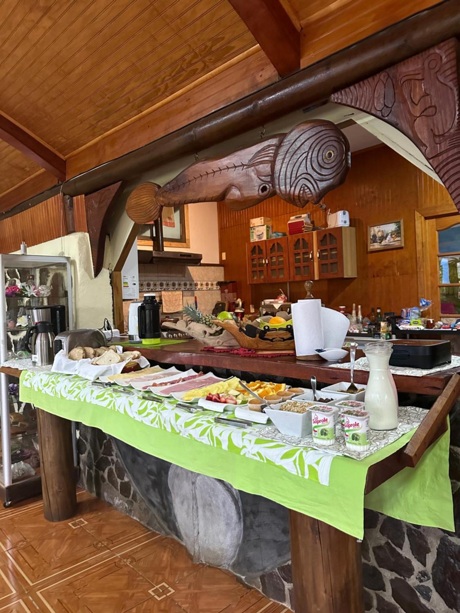 Hare Henua Bed&Breakfast Hanga Roa Esterno foto