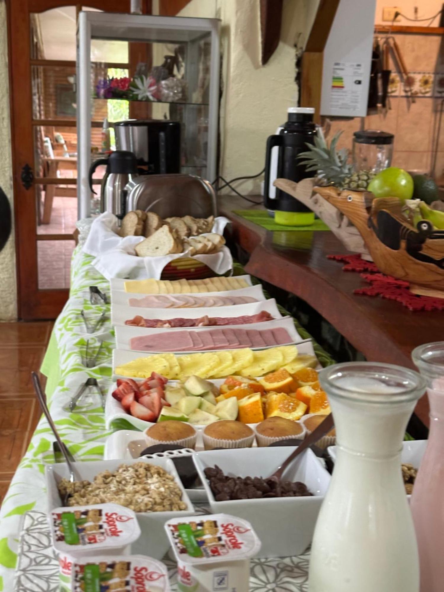 Hare Henua Bed&Breakfast Hanga Roa Esterno foto